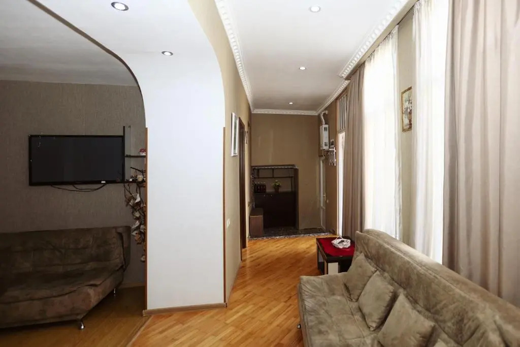 Lela Apartments