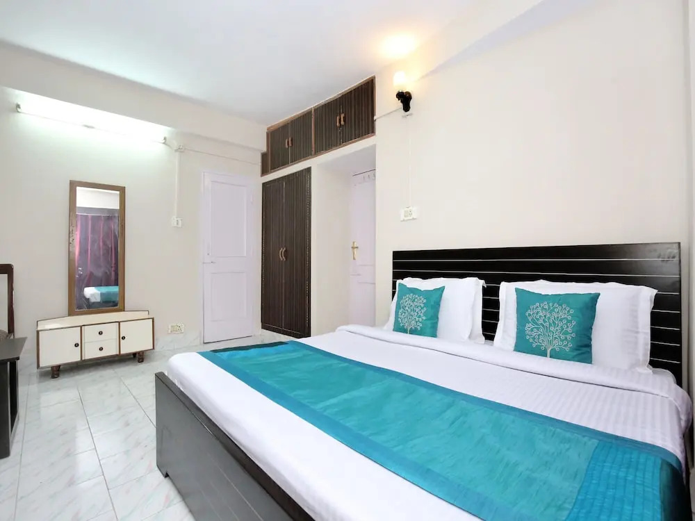 OYO 10404 Home 3BHK Mall Road Shimla