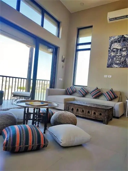 Tawila - Lovely 2-bedroom unit with shared pool