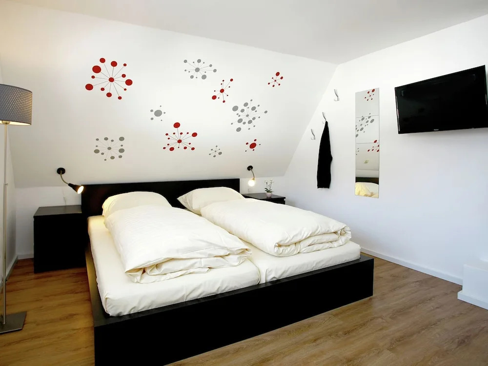 Holiday Home in a Quiet Location Directly Above the "Postwiese" Skiing Area in Neuastenberg