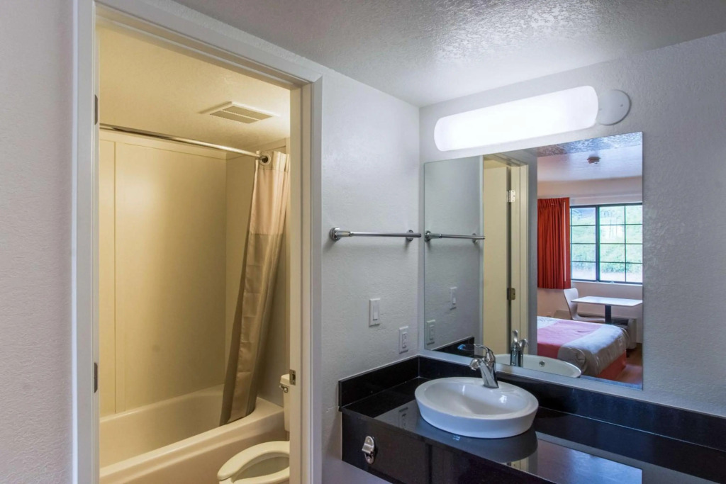 Motel 6-Redding, CA - North