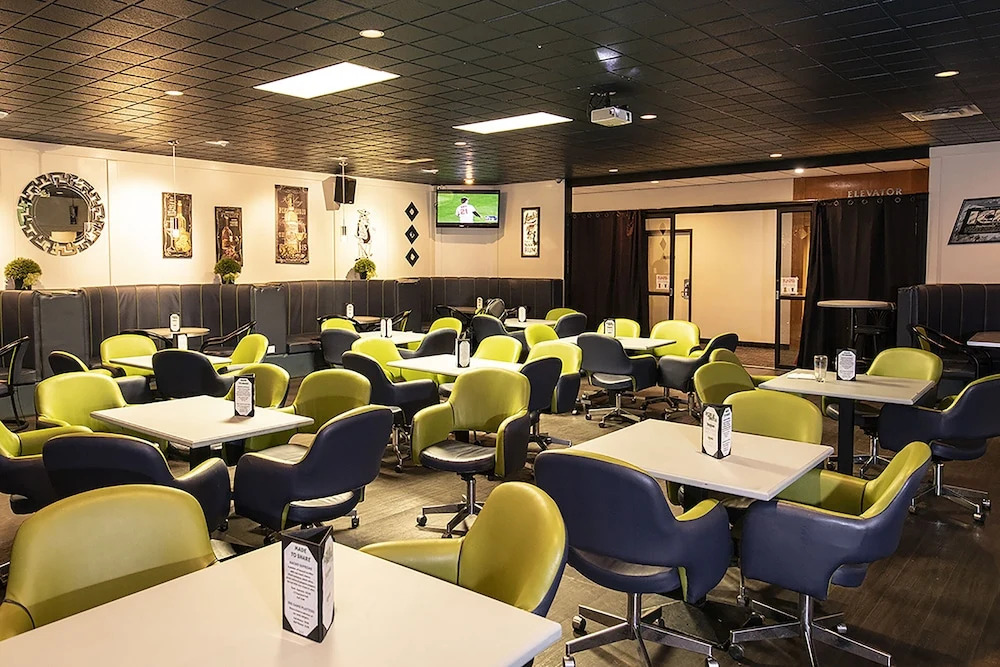 Dunvegan Inn and Suites