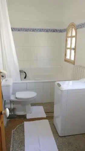 CHÂTEAU CAGNINACCI B&B
