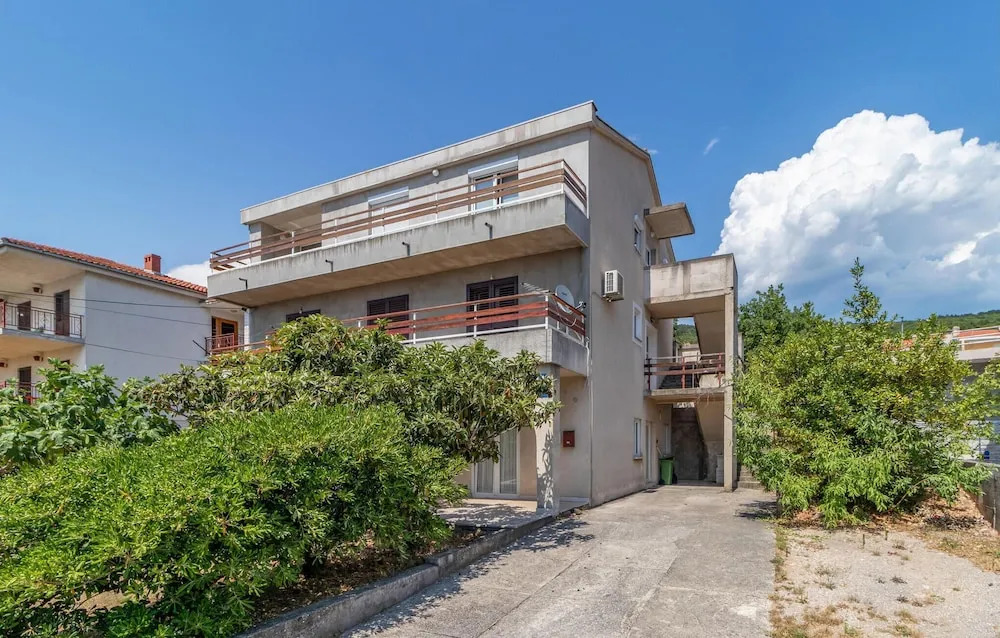 Nice Apartment in Crikvenica With Wifi and 2 Bedrooms