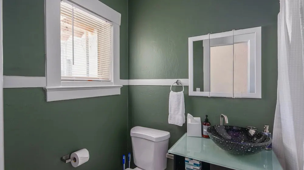 Cozy 2BR Home near Roosevelt Row by WanderJaunt