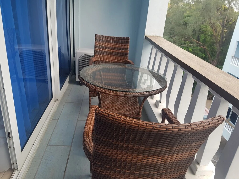 Modern Beachfront Studio Apartment B44