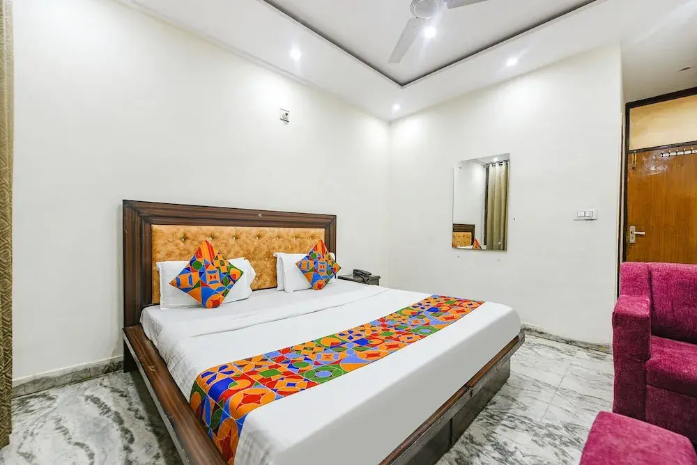 FabHotel Royal Inn - Sector 22D, Chandigarh
