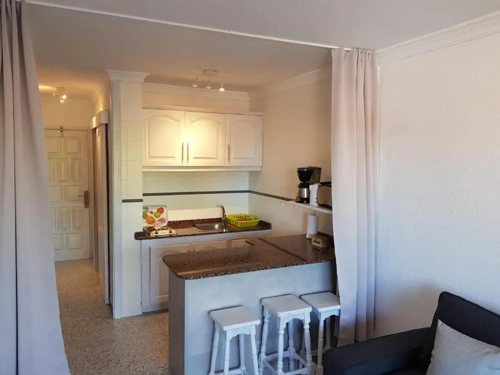 5 min walk from Yumbo 216