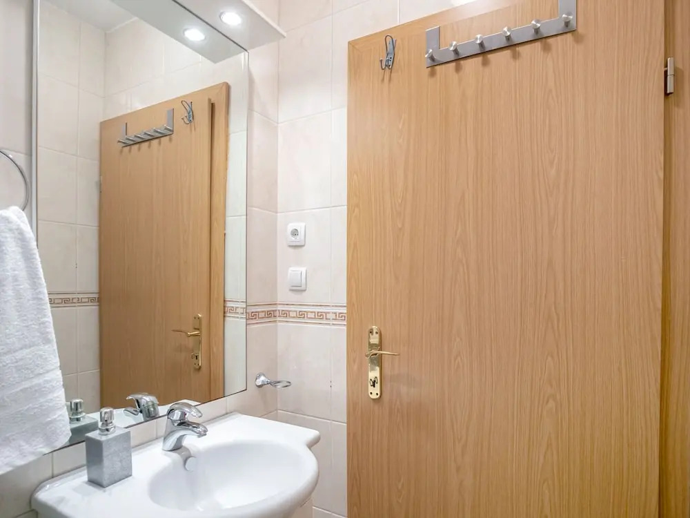Restful Apartment in Mastrinka near Beach & Town Center