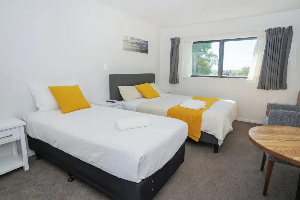 Yates Park Motel
