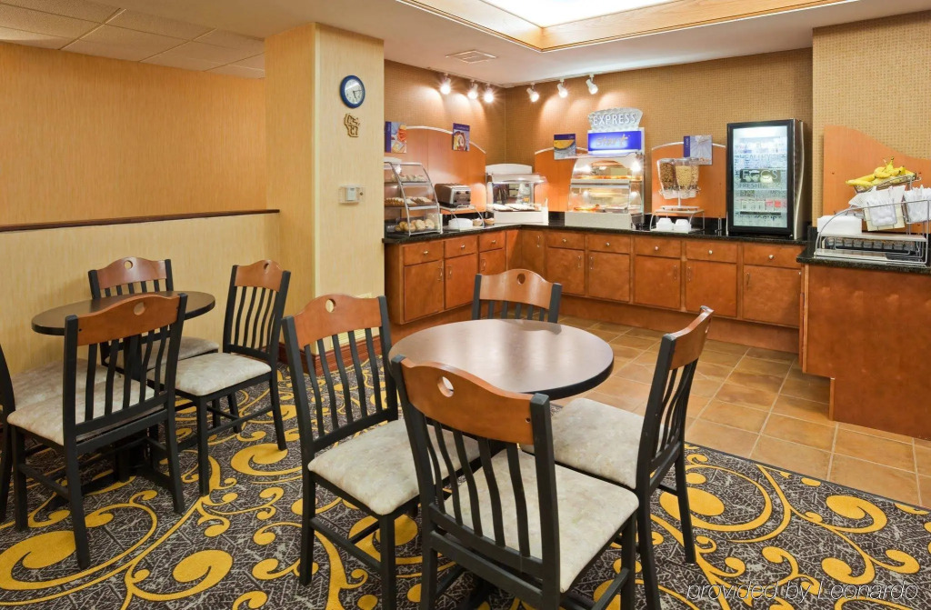 Holiday Inn Express Deforest Madison Area by IHG