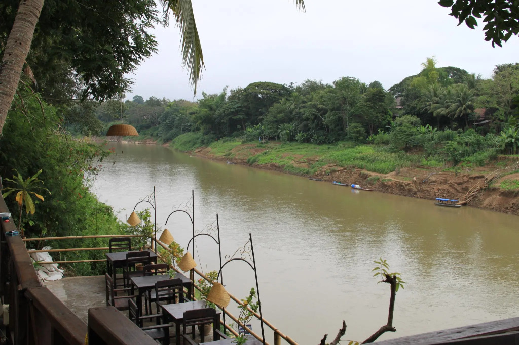 Ban Lakkham River View
