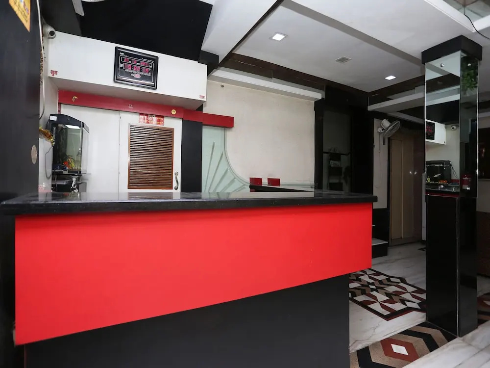 OYO 13546 Hotel City Palace