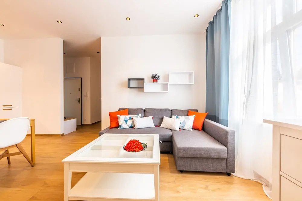 Victus Spacious Apartments in the City Center by Noclegi Renters