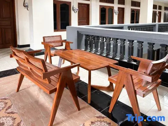 Urbanview Noja Guest House near Living World Denpasar