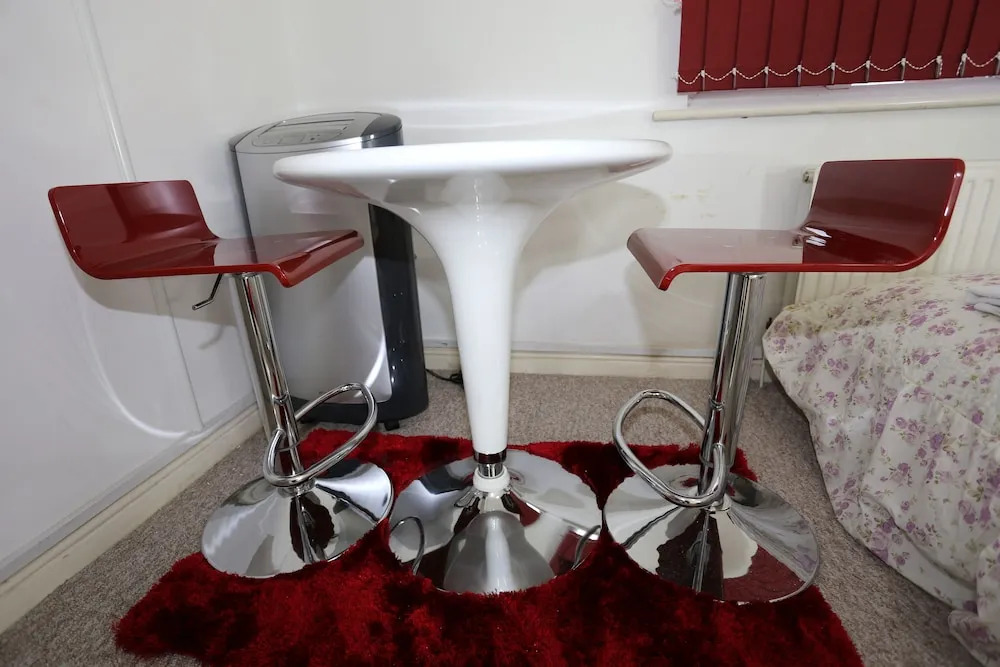 Lovely Studio Apartments - Thamesmead