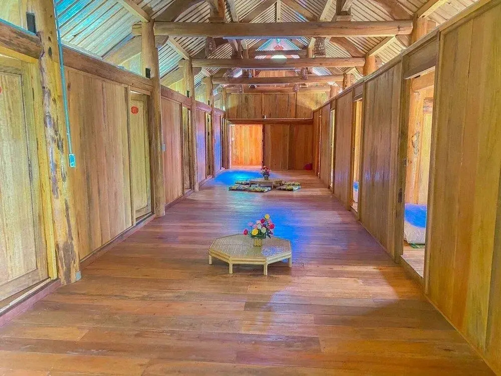 Plum Hillside Lodge