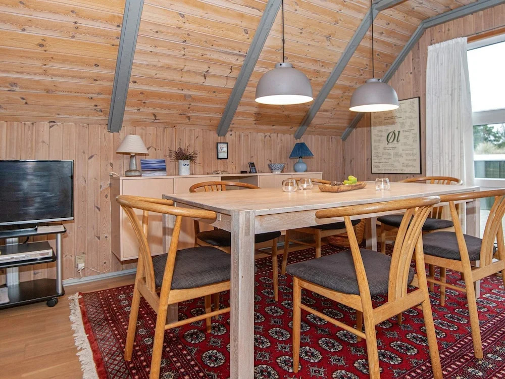 Vibrant Holiday Home In Fano Near Sea