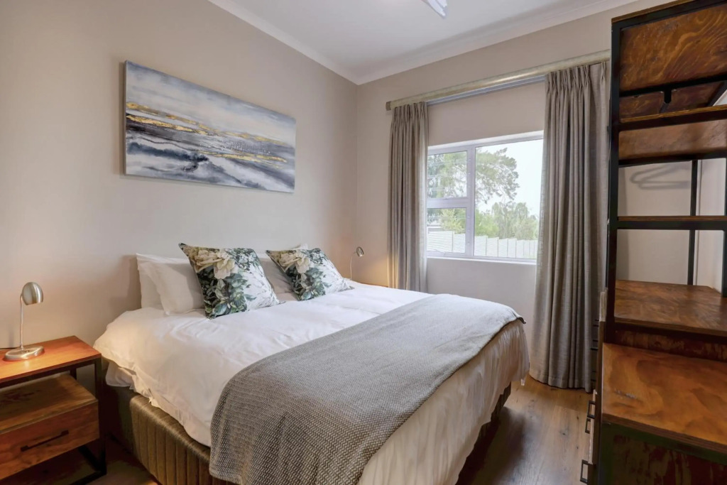 Out Of Bounds Self-Catering Lodge