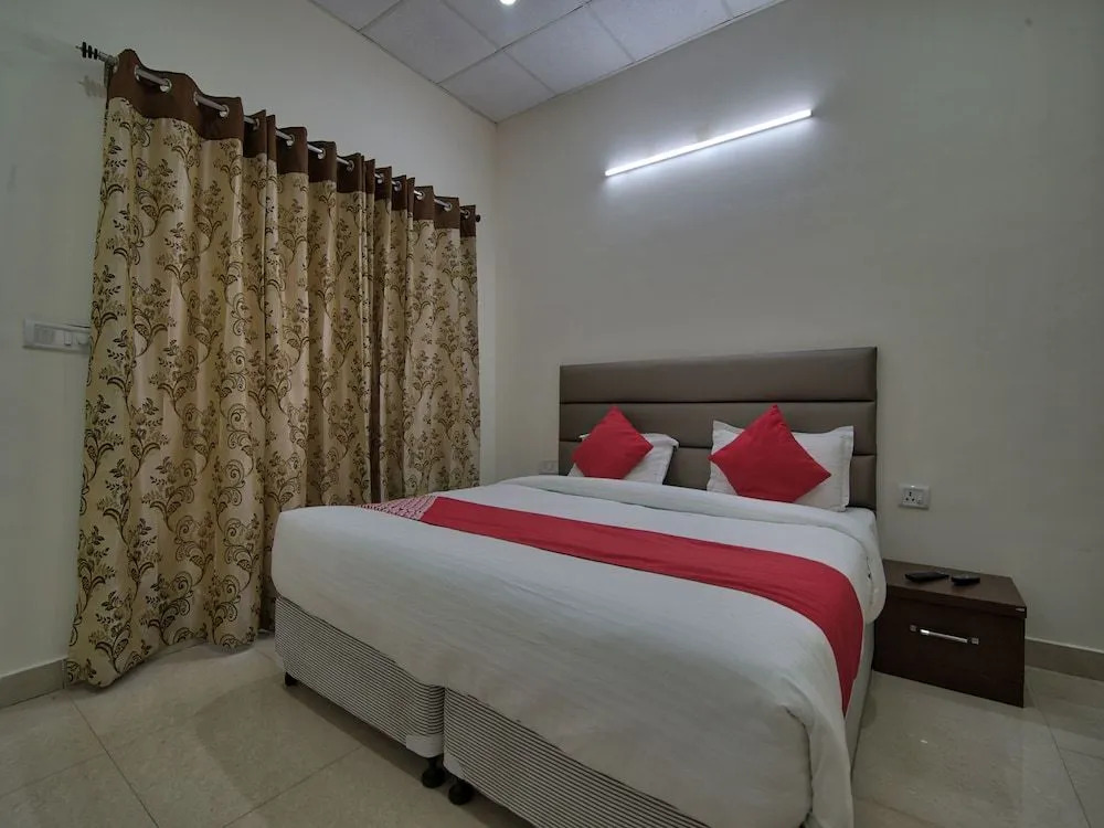 Oyo 7025 Hotel Lake View