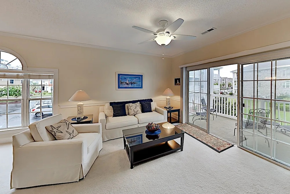 Chic W/ Balcony, Pool & Golf Course Views 2 Bedroom Condo