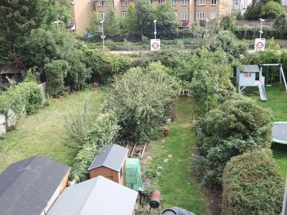 Southfields B&B Studios