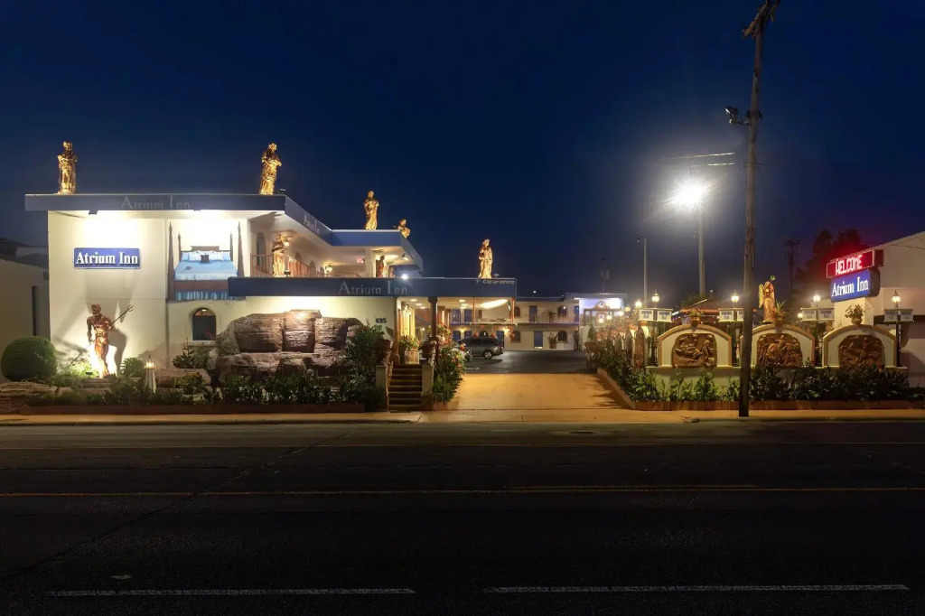 Atrium Inn