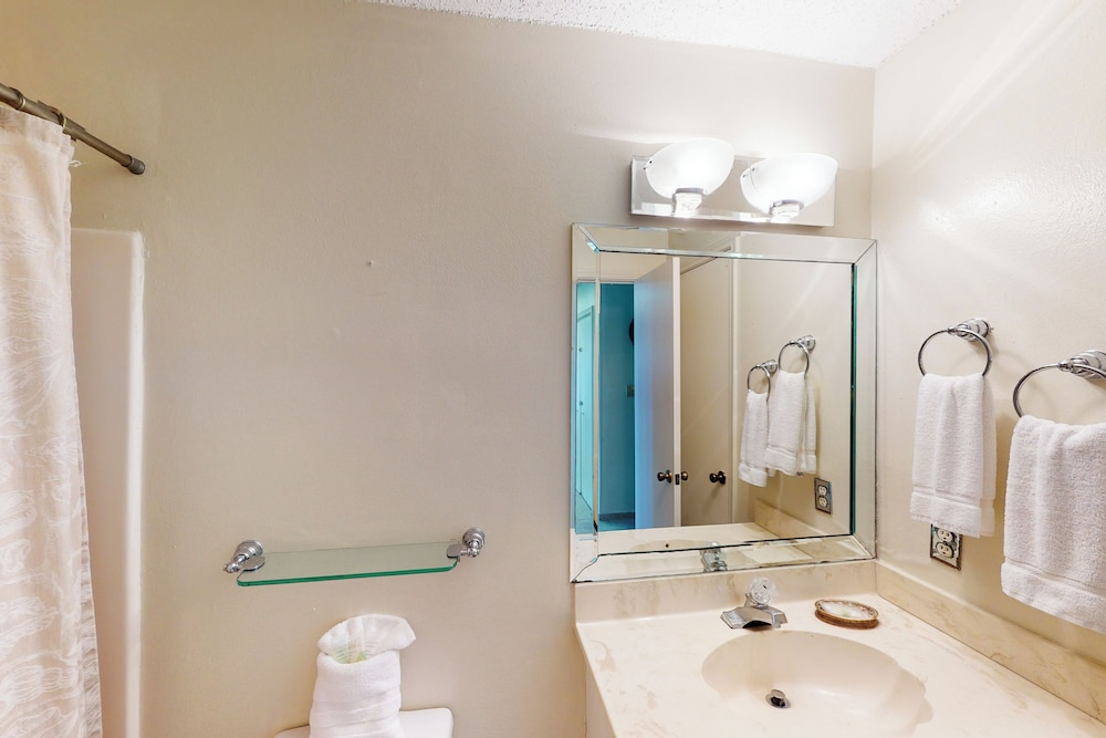 Gulf-view 3br, Patio, Yard: Suntide III - Unit 101
