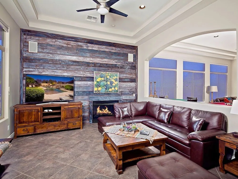 Desert Hills Estate