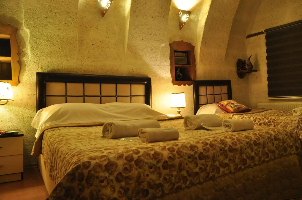 Bir Kedi Villa