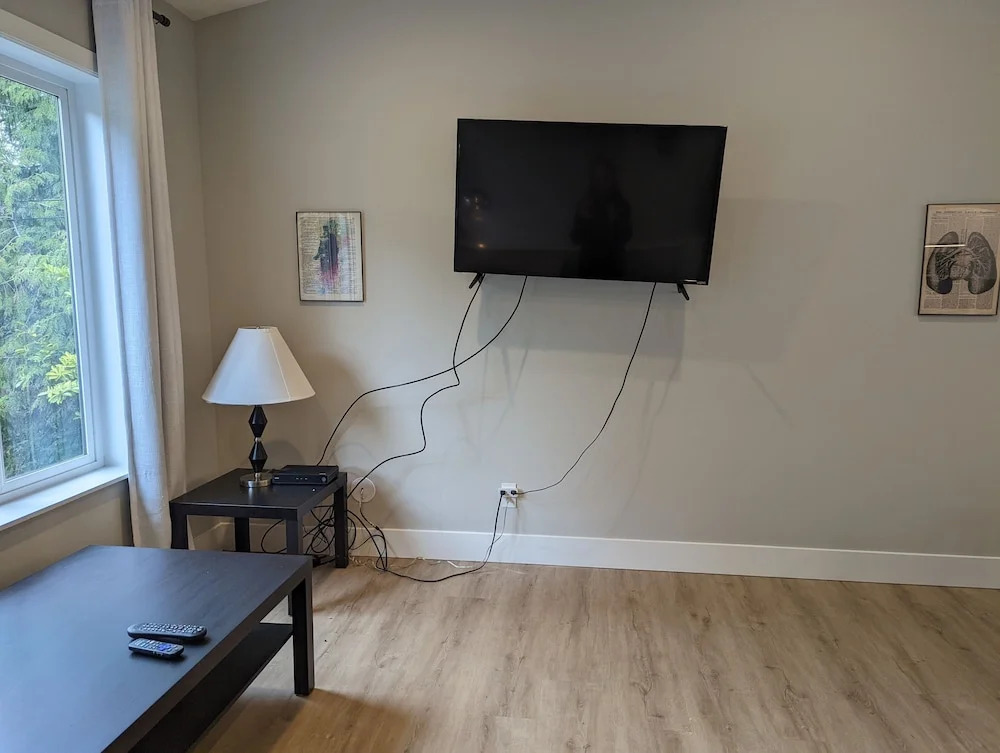 Seattle Vacation Home - The Newsroom
