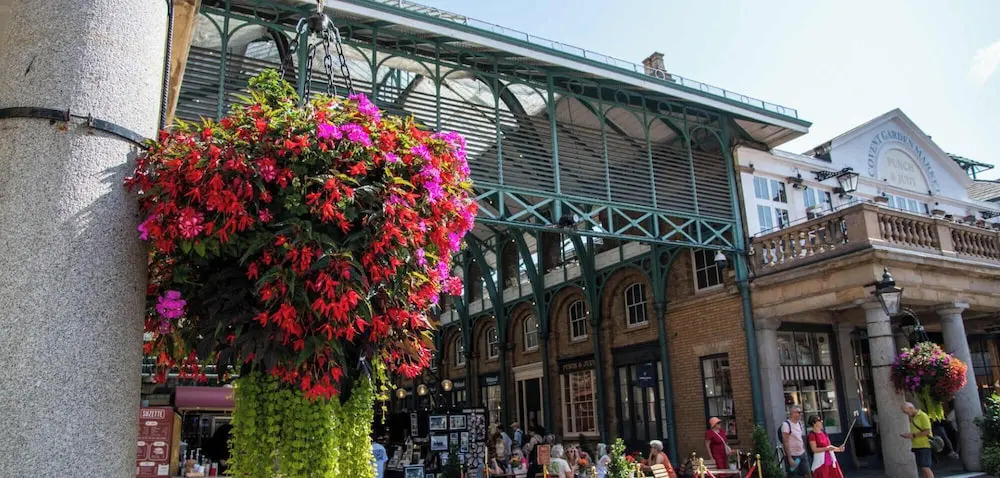 The Royal Mews - Soho - by Frankie