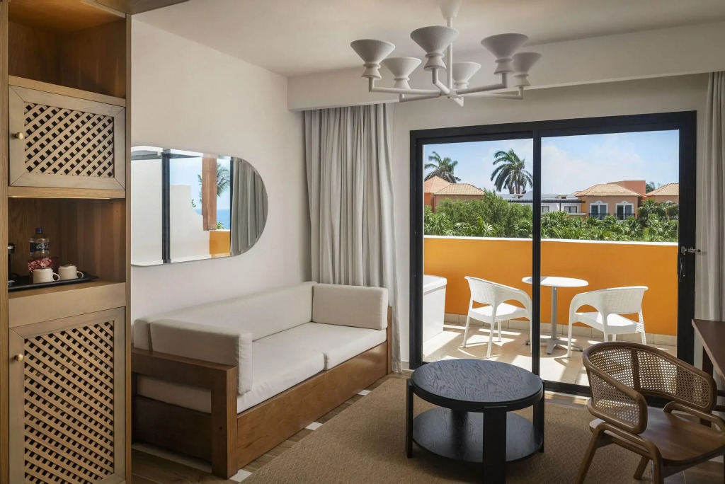 El Beso at Ocean Coral & Turquesa All Inclusive
