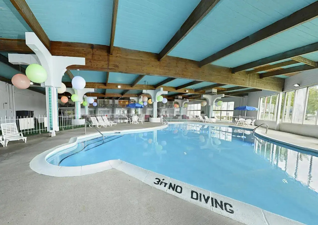 Howard Johnson by Wyndham Saint Joseph Benton Harbor