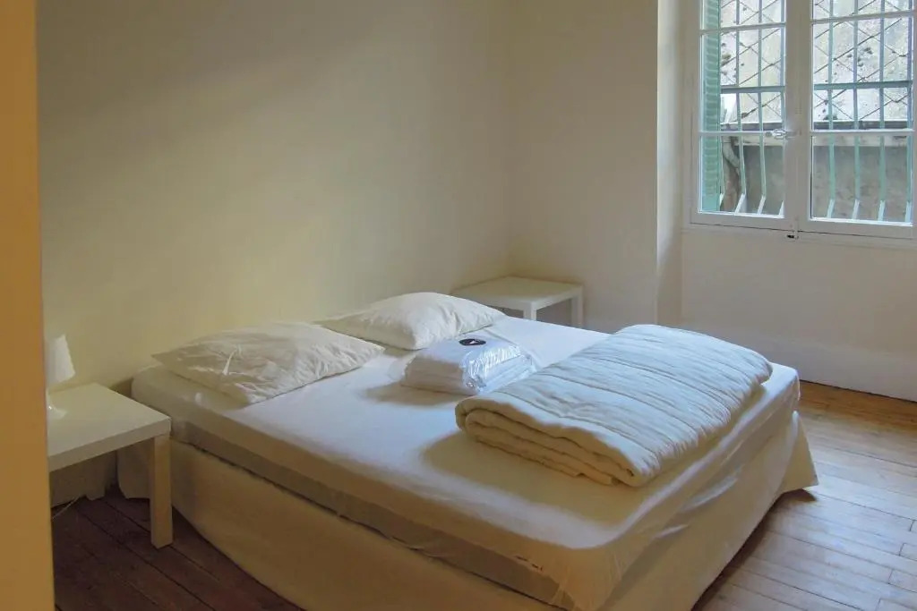 Superbspacious and quiet 4-rooms flat city center5 min walking gare #H9