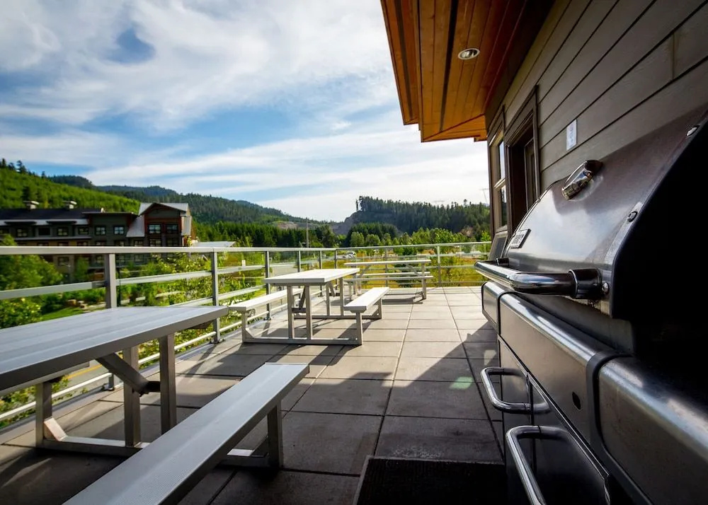 HI Whistler - Hostel