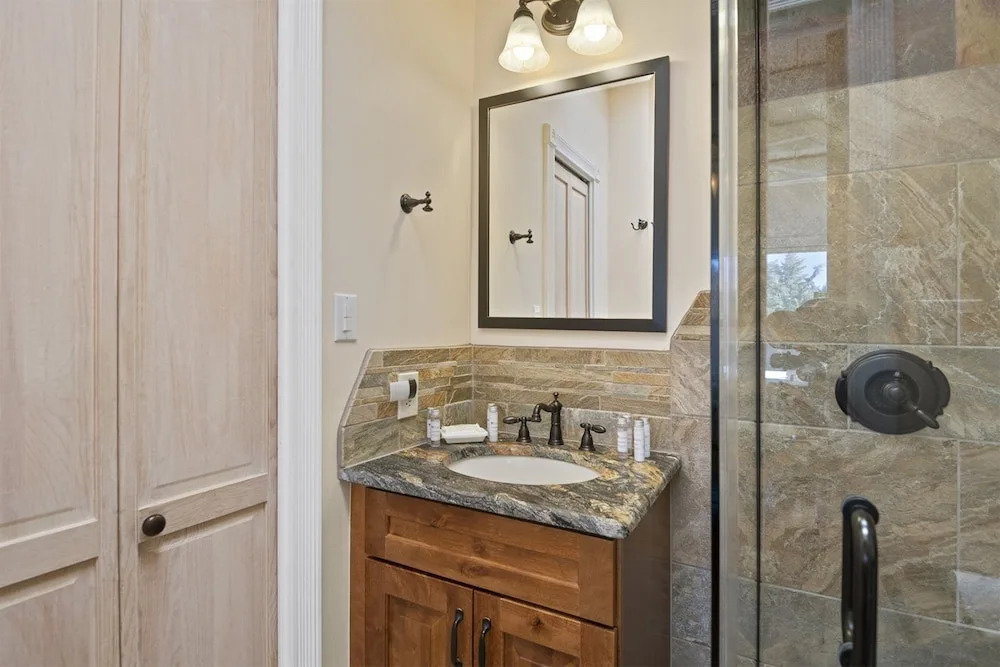 Wisteria - Delightful Updated Family Home, Seven Blocks to the Plaza