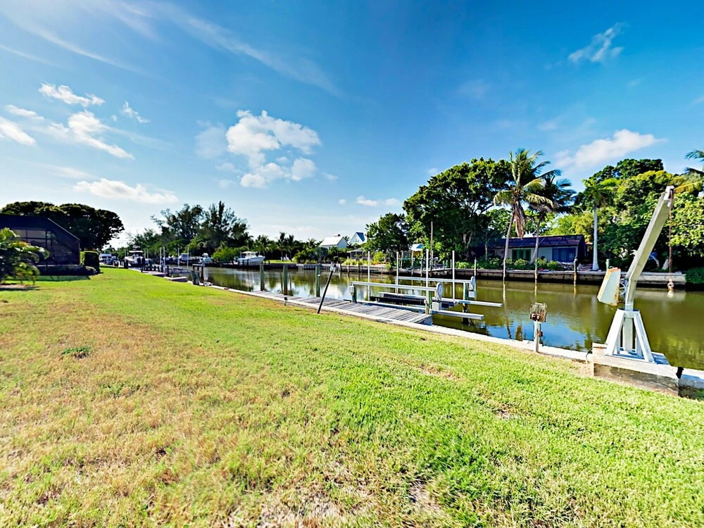 701 Emerald Harbor Drive Home 3 Bedrooms 2 Bathrooms Home