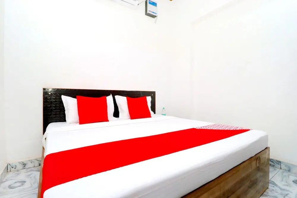 Hotel New Bury by OYO Rooms