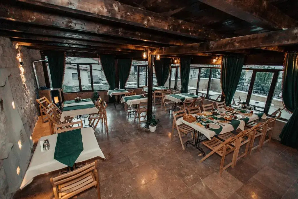 Vanessa Cave Hotel