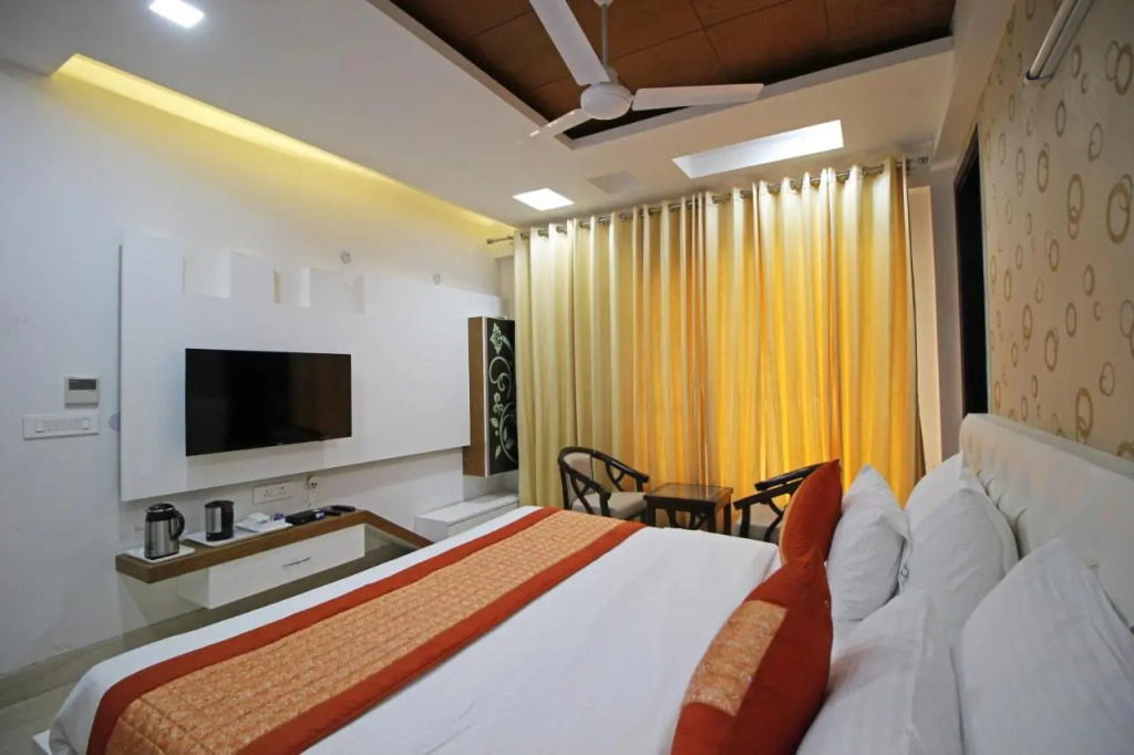 Gazebo Inn & Suites Medanta