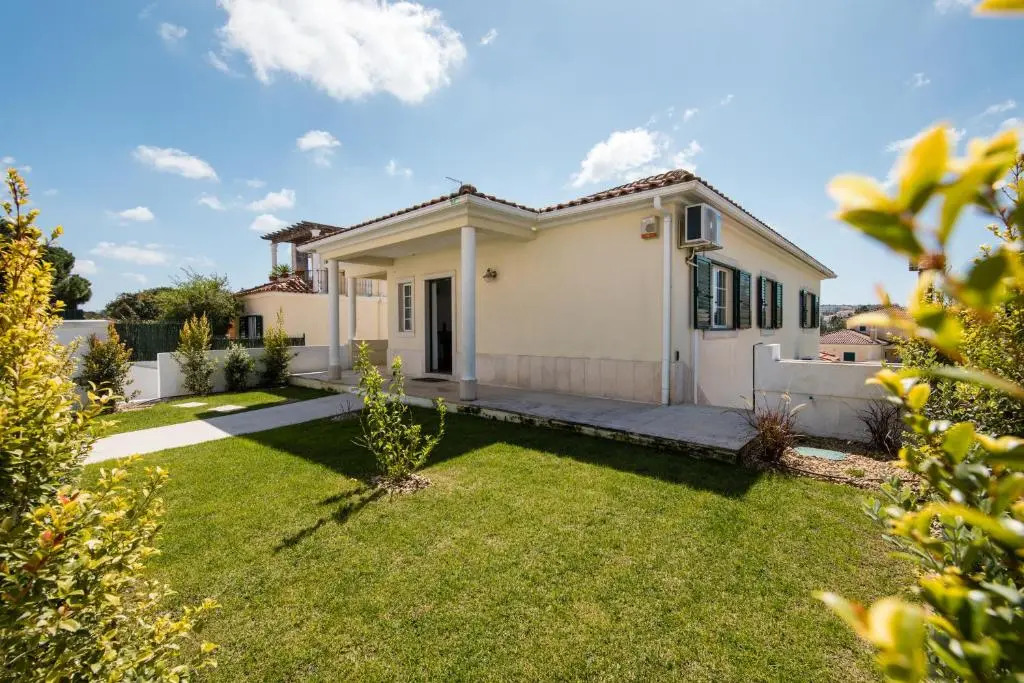 Moradia de 3 quartos com ar condicionado e piscina