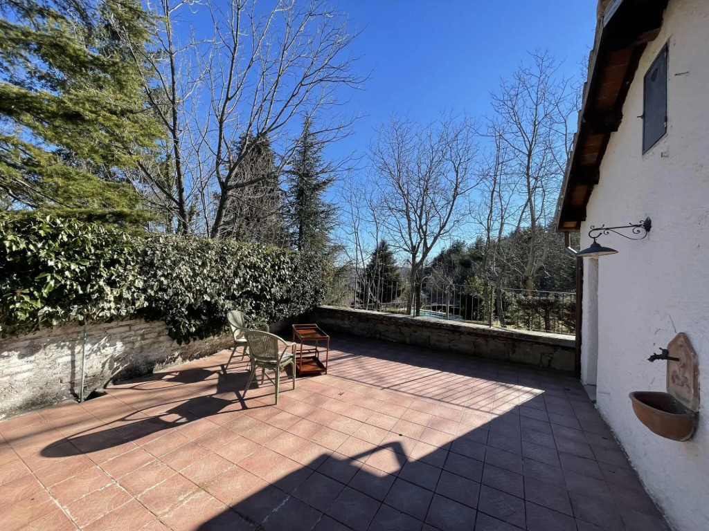 A holiday home with swimming pool in a national park