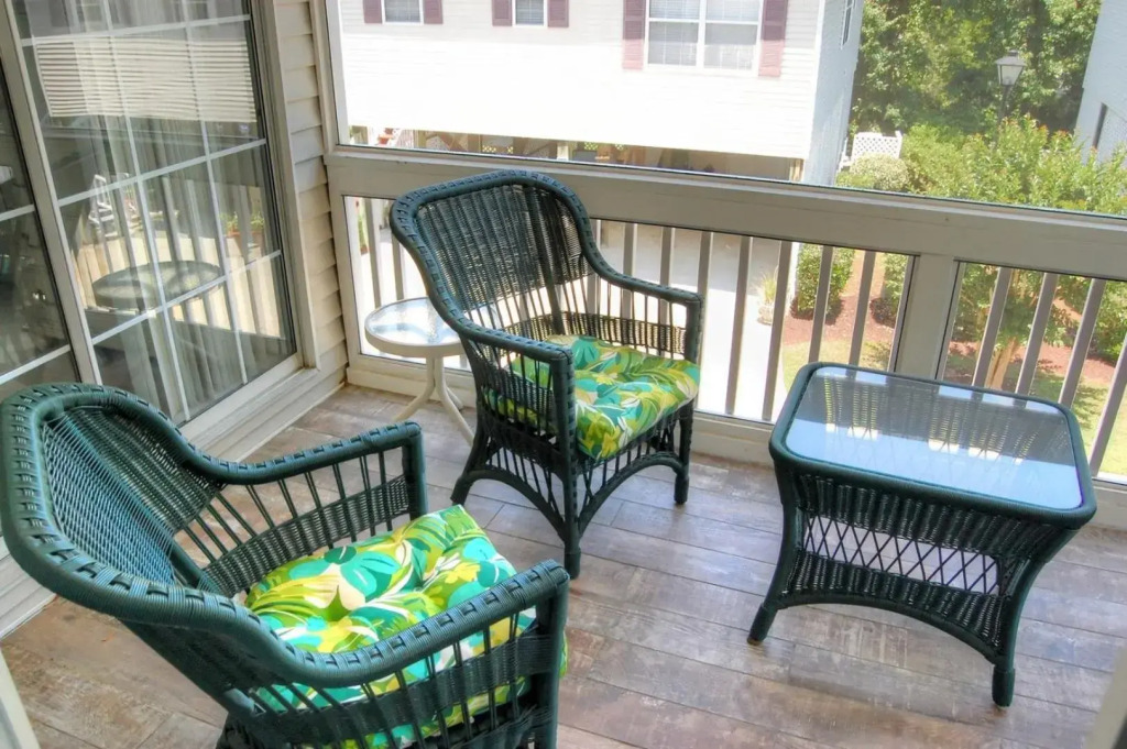 Shore Club Cottage 9684
