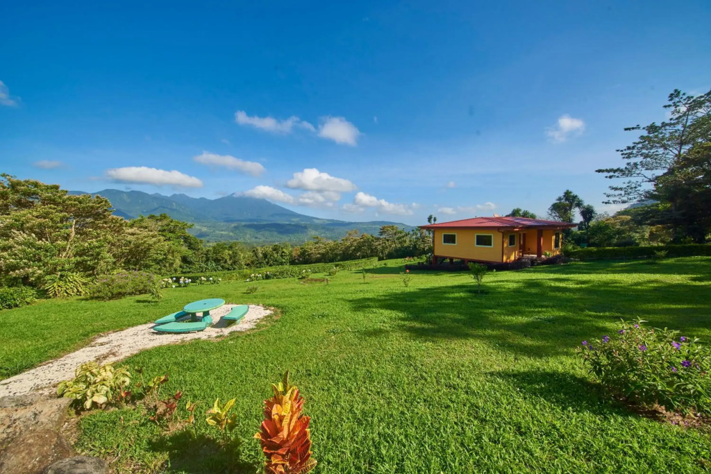 Beautiful 2 Bedroom Villa with Private Nature Reserve - Friendship House
