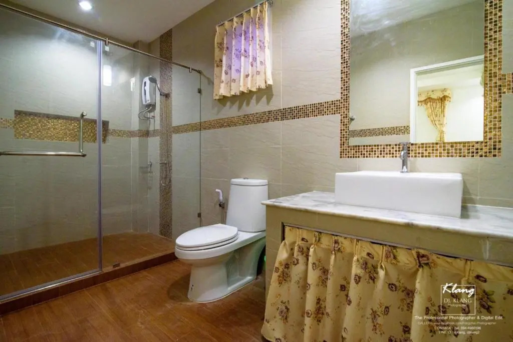 Ponly Pool Villa Huahin 4 Bedroom With BBQ Facilities & Karaoke For 8-25 Pax