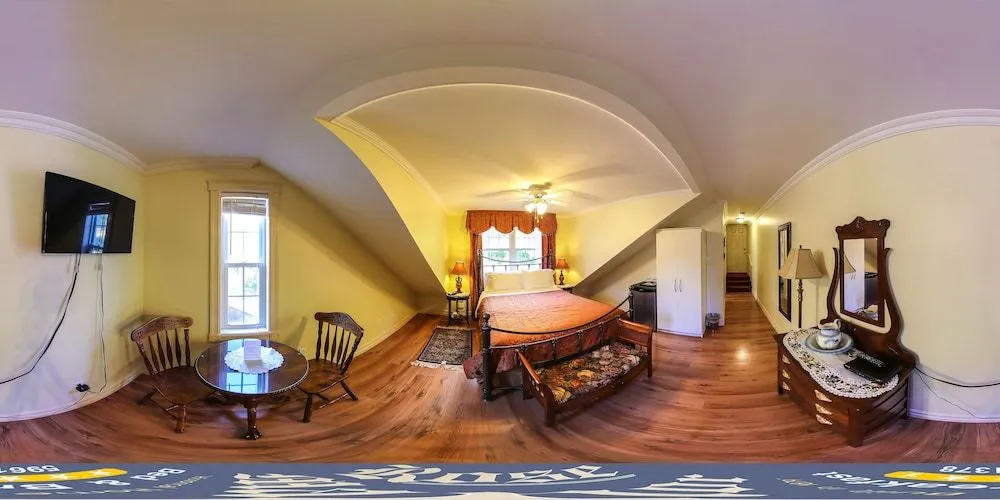 Rose Manor Inn B & B