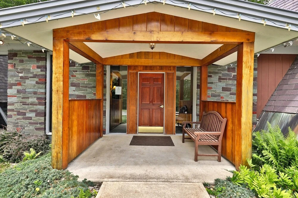 The Birch Ridge: Blue Velvet Room #10 - Queen Suite In Killington, Vermont. Hot Tub. Lounge. 1 Bedroom Home