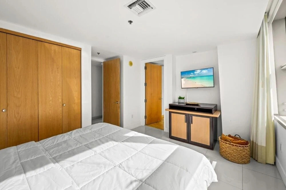 Luxury Brickell 3 Beds Sleeps 8