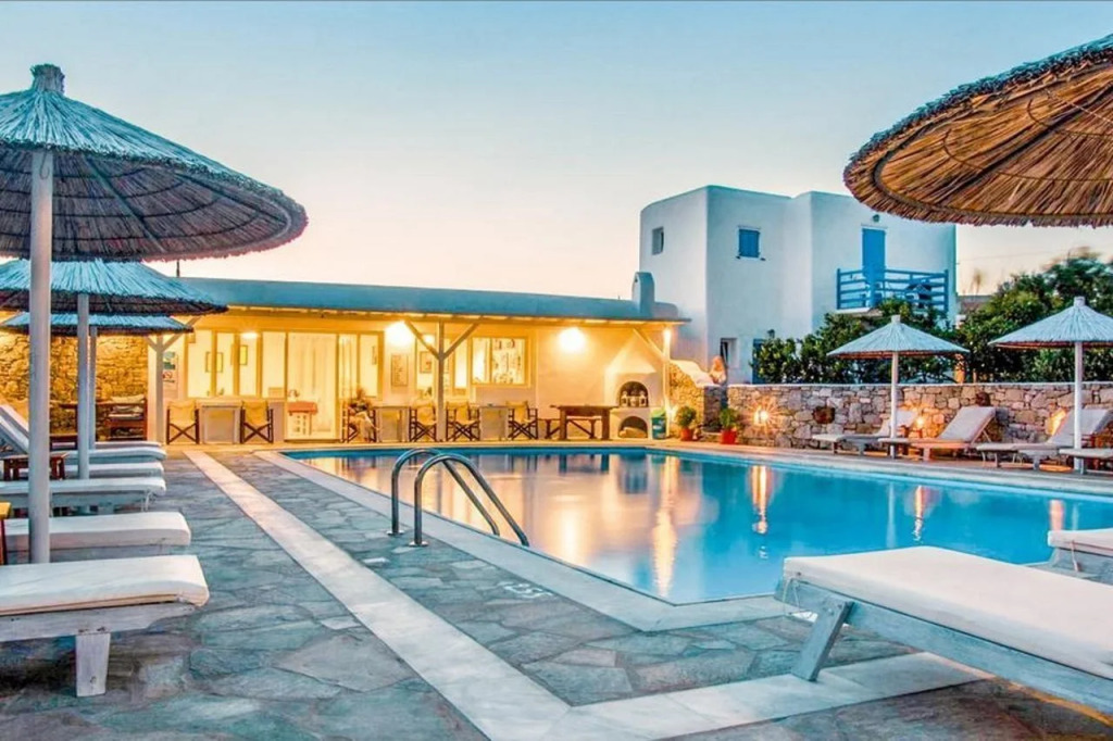 Anemos Hotel & Apartments